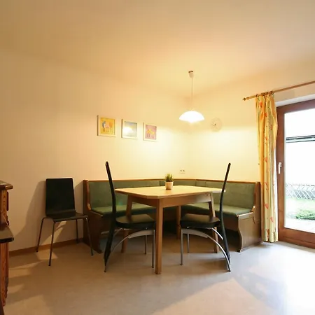 Almliesl Zell-374 Τσελ αμ Ζέε